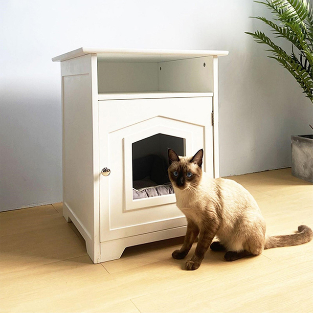 ドア付きの囲まれた猫のごみ箱家具の家